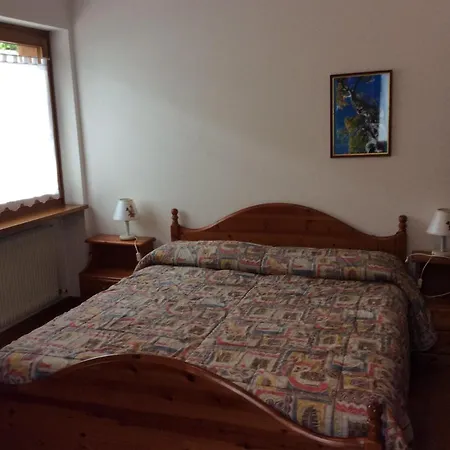Malibu Lägenhetshotell Falcade