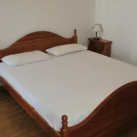 Malibu Aparthotel